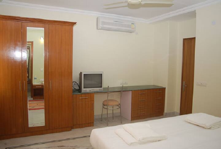 Hotel Kesar D'Villa